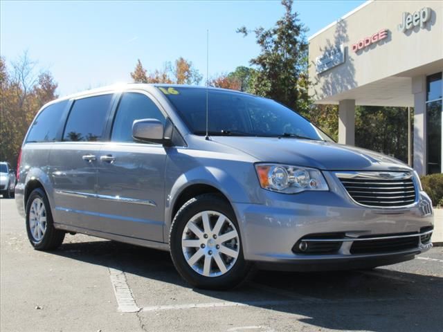 2016 Chrysler Town & Country Touring