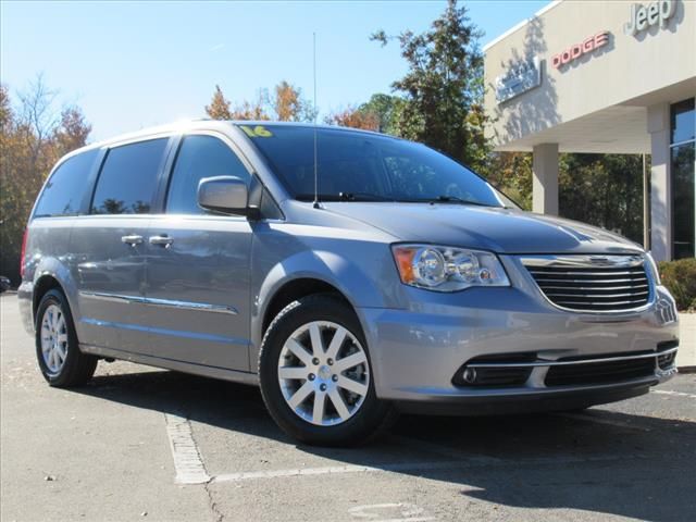 2016 Chrysler Town & Country Touring