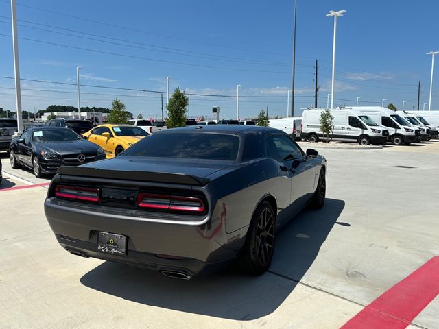 2016 Dodge Challenger R/T Shaker