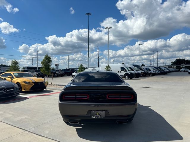 2016 Dodge Challenger R/T Shaker