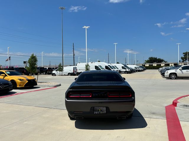 2016 Dodge Challenger R/T Shaker