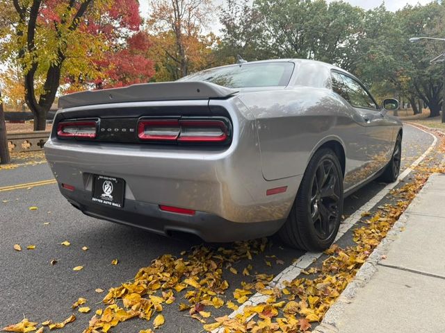 2016 Dodge Challenger SXT Plus