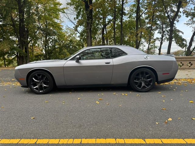 2016 Dodge Challenger SXT Plus