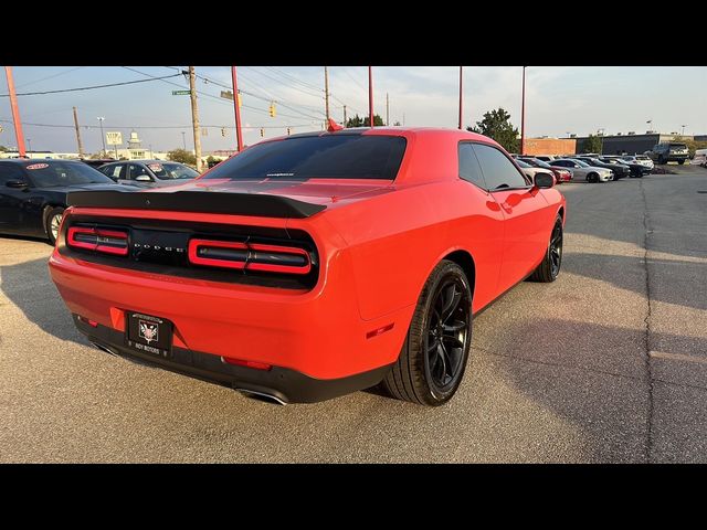 2016 Dodge Challenger SXT Plus