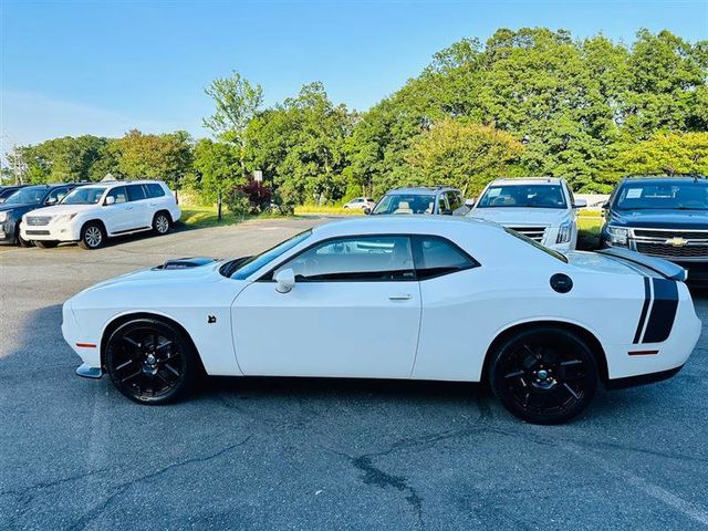 2016 Dodge Challenger 392 Hemi Scat Pack Shaker