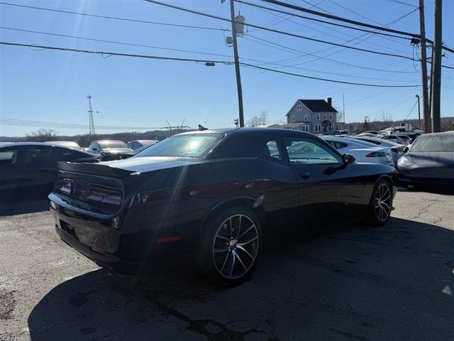 2016 Dodge Challenger 392 Hemi Scat Pack Shaker