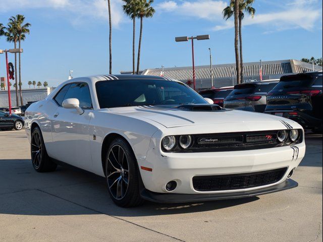 2016 Dodge Challenger 392 Hemi Scat Pack Shaker