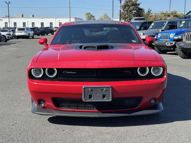 2016 Dodge Challenger R/T Shaker