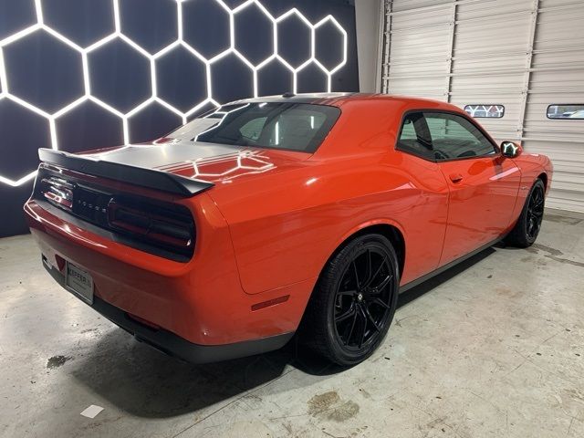 2016 Dodge Challenger R/T Shaker