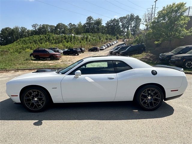 2016 Dodge Challenger R/T Shaker