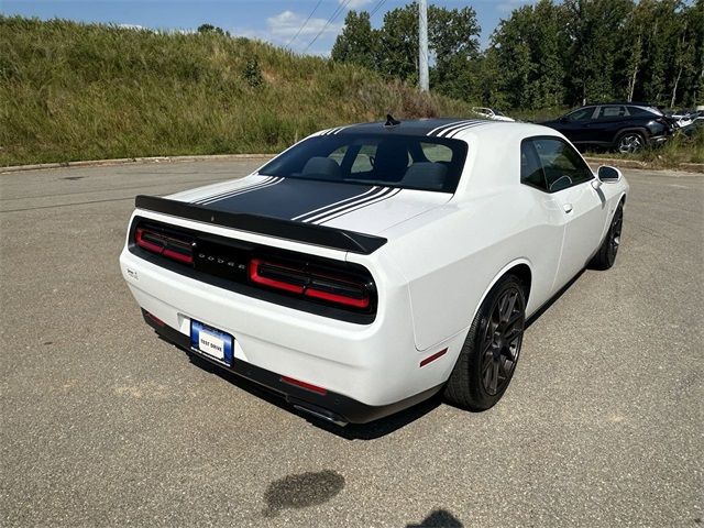 2016 Dodge Challenger R/T Shaker