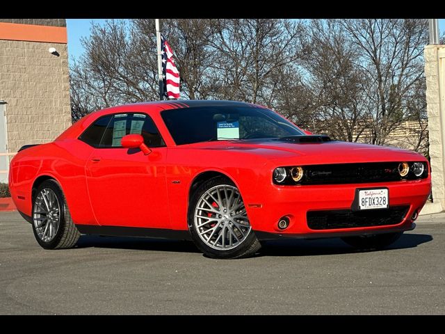 2016 Dodge Challenger R/T Shaker