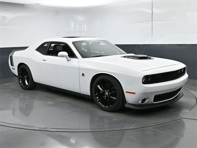 2016 Dodge Challenger 392 Hemi Scat Pack Shaker