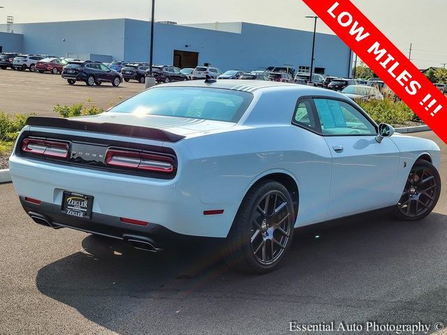 2016 Dodge Challenger 392 Hemi Scat Pack Shaker