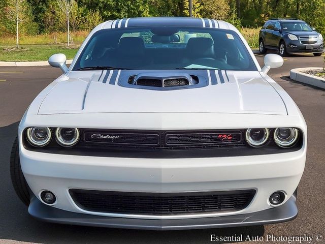 2016 Dodge Challenger 392 Hemi Scat Pack Shaker