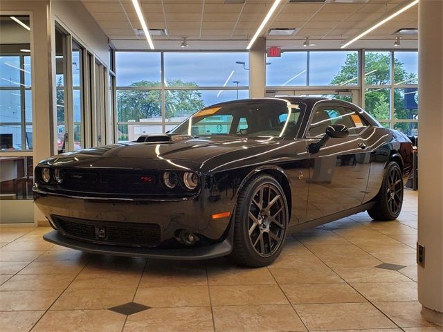 2016 Dodge Challenger 392 Hemi Scat Pack Shaker