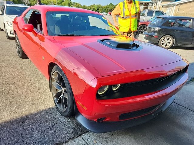 2016 Dodge Challenger 392 Hemi Scat Pack Shaker