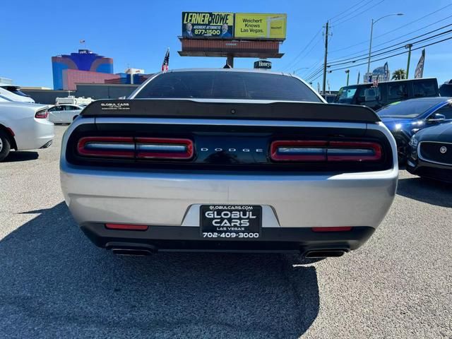 2016 Dodge Challenger R/T Shaker