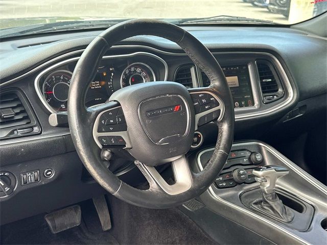 2016 Dodge Challenger SXT Plus