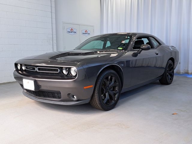 2016 Dodge Challenger SXT Plus