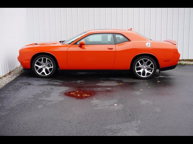 2016 Dodge Challenger SXT Plus