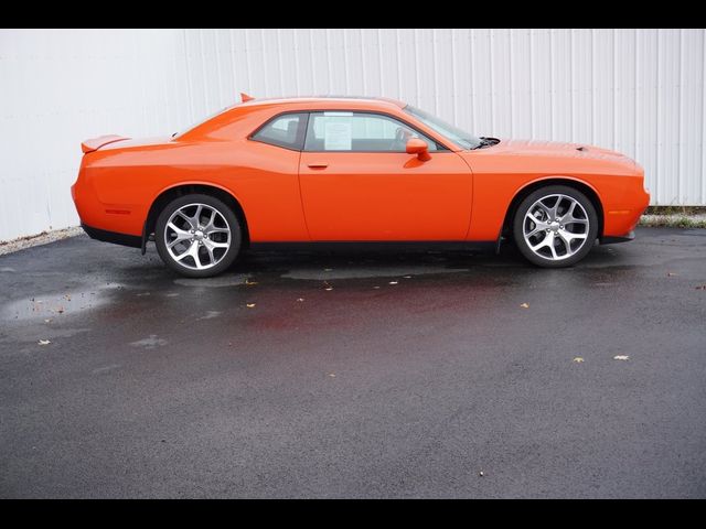 2016 Dodge Challenger SXT Plus