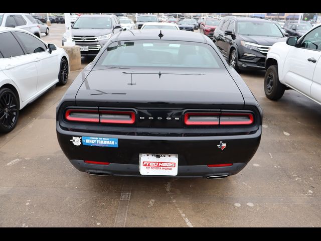 2016 Dodge Challenger SXT