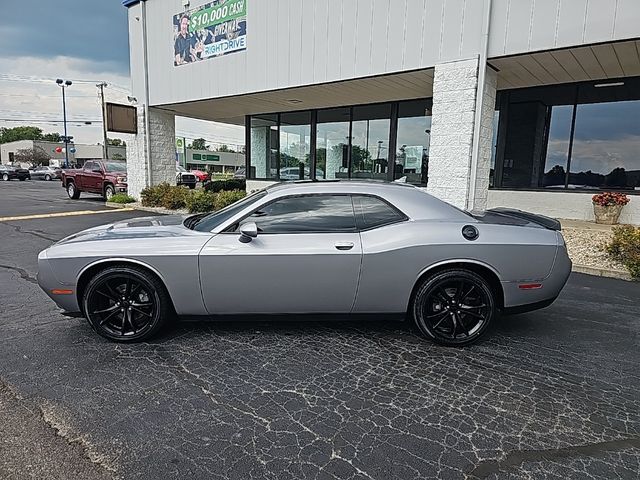 2016 Dodge Challenger SXT Plus