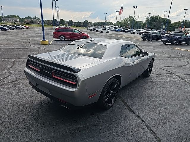 2016 Dodge Challenger SXT Plus