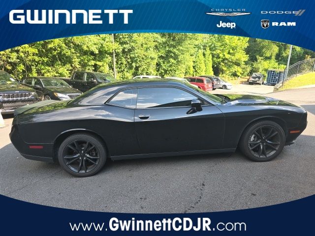 2016 Dodge Challenger SXT Plus