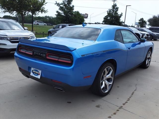 2016 Dodge Challenger SXT Plus