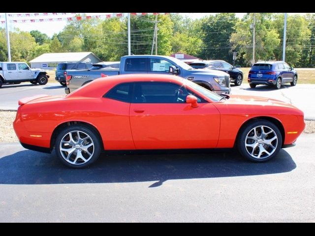 2016 Dodge Challenger SXT Plus