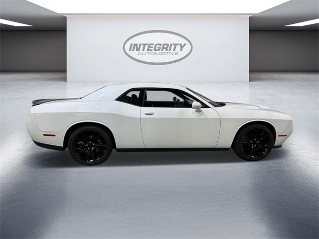 2016 Dodge Challenger SXT Plus