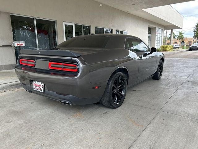 2016 Dodge Challenger SXT