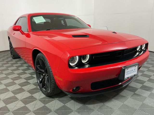 2016 Dodge Challenger SXT Plus