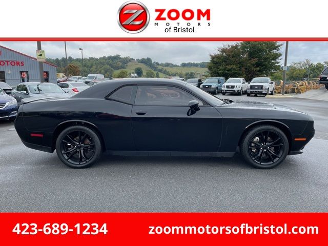 2016 Dodge Challenger SXT Plus