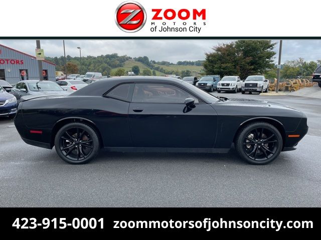 2016 Dodge Challenger SXT Plus