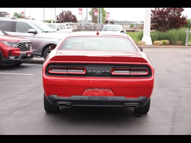 2016 Dodge Challenger SXT Plus