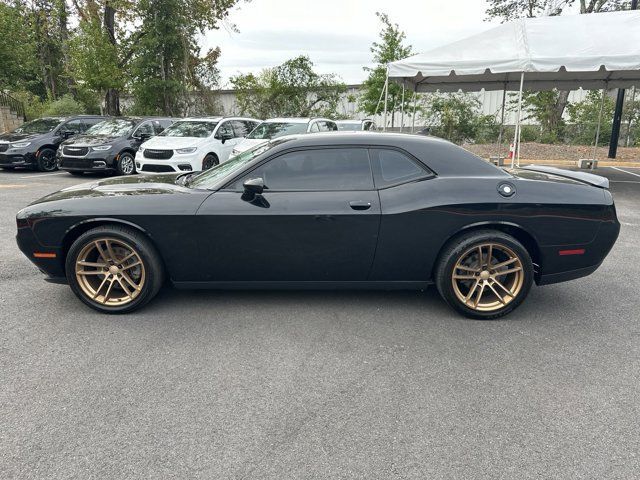 2016 Dodge Challenger SXT Plus