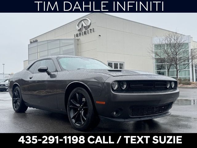 2016 Dodge Challenger SXT Plus