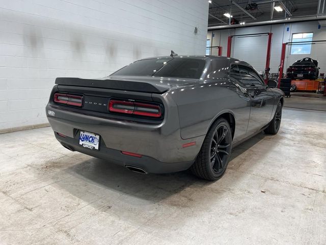 2016 Dodge Challenger SXT Plus