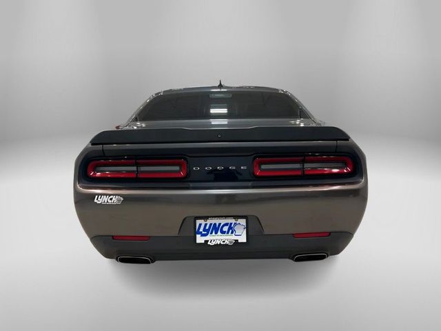 2016 Dodge Challenger SXT Plus