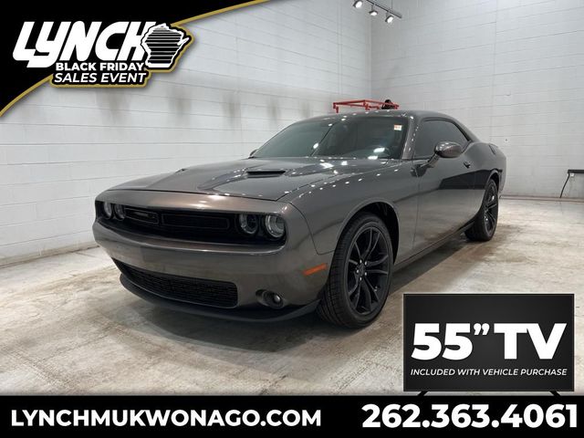 2016 Dodge Challenger SXT Plus