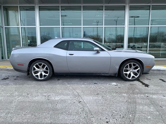 2016 Dodge Challenger SXT Plus