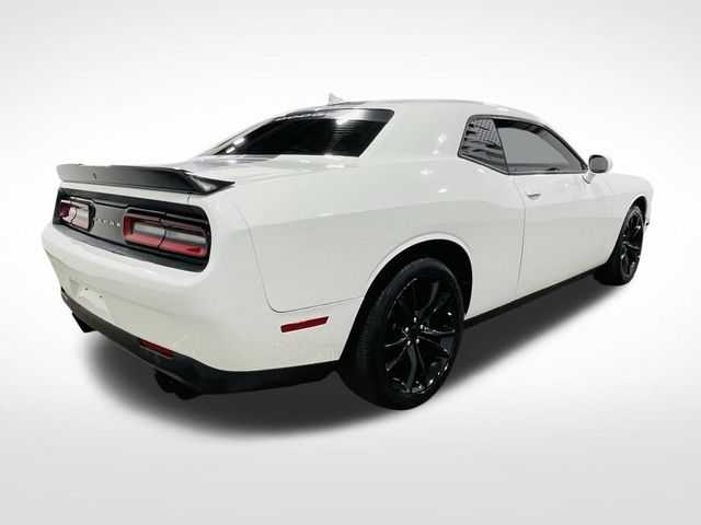 2016 Dodge Challenger SXT Plus