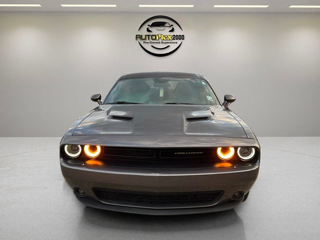 2016 Dodge Challenger SXT Plus