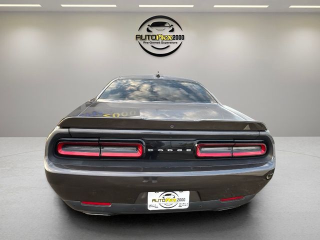 2016 Dodge Challenger SXT Plus