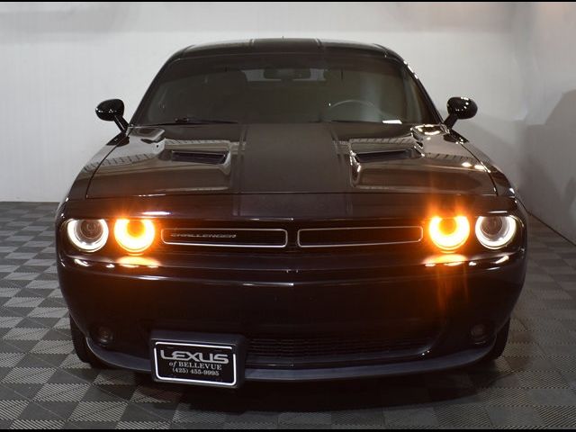 2016 Dodge Challenger SXT Plus