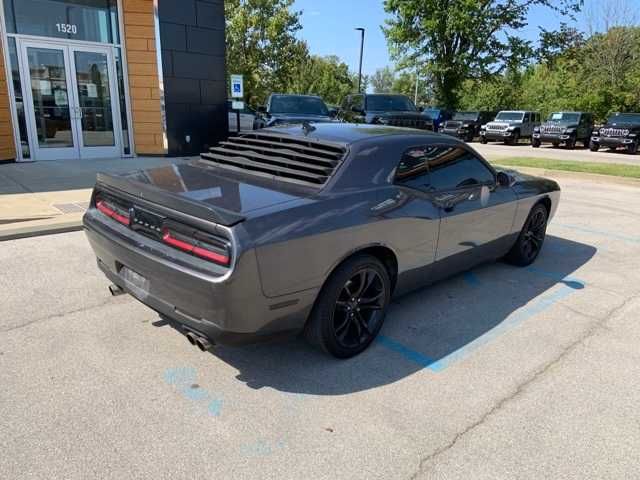 2016 Dodge Challenger SXT