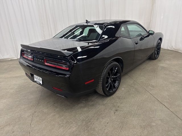 2016 Dodge Challenger SXT Plus